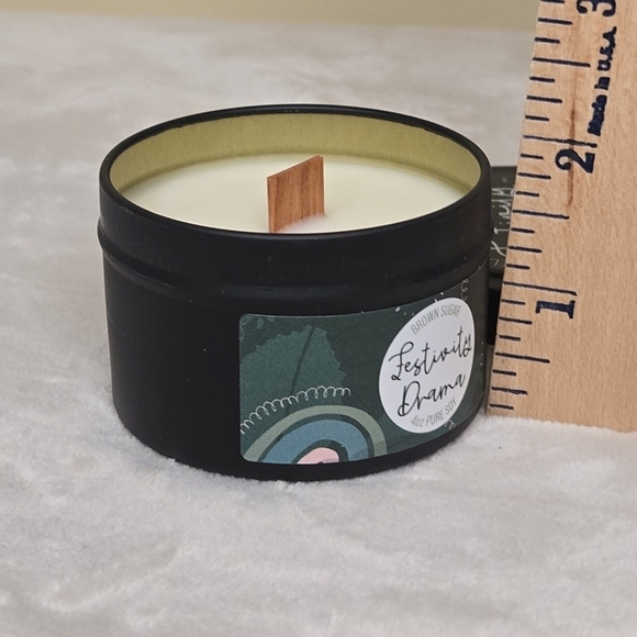 Festivus Soy Wood Wick Candle Brown Sugar and Baked Pastry 4 oz - Picture 6 of 7